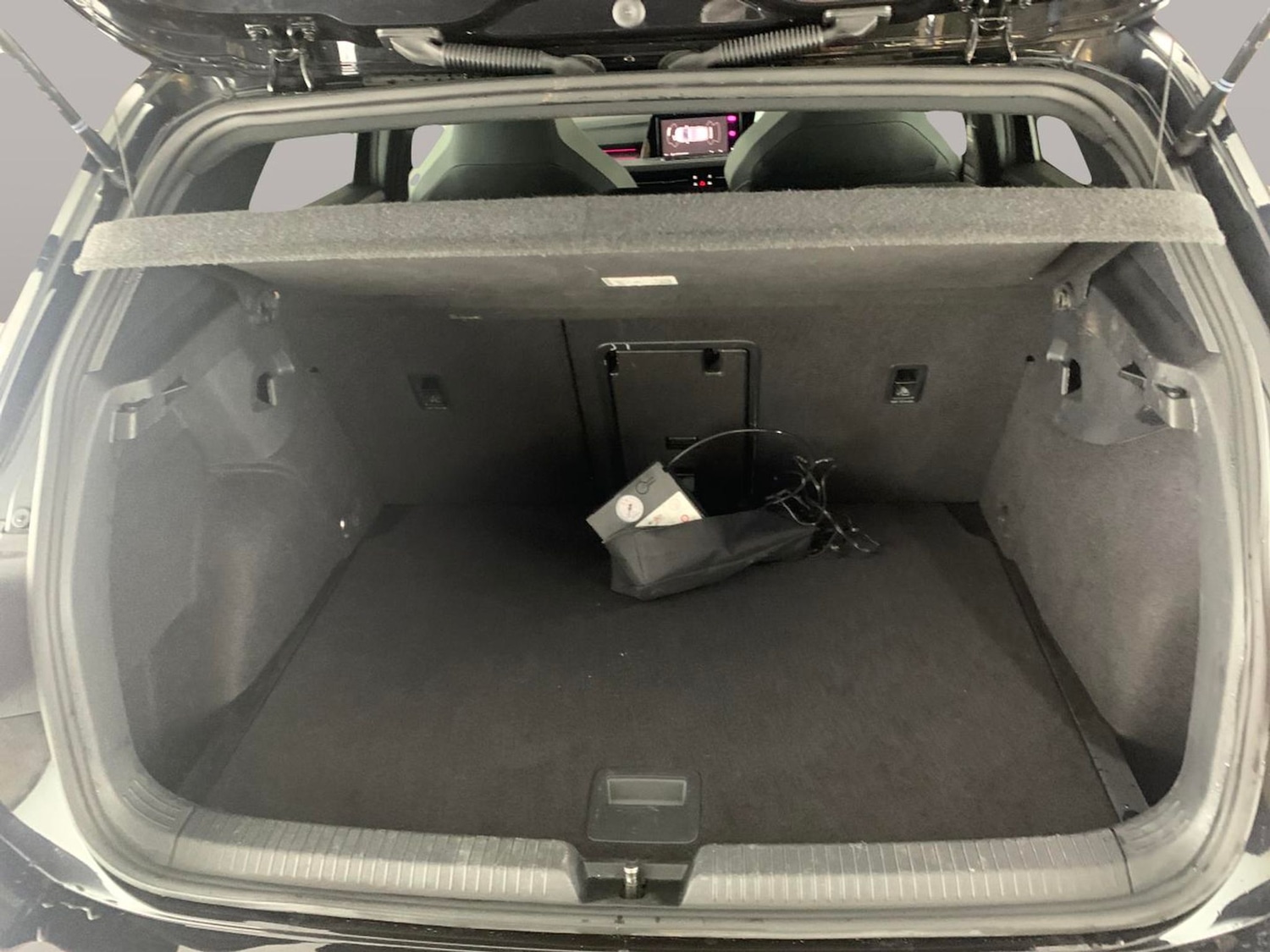 Used Volkswagen Golf 2022 for sale - 77019306: Photo 29