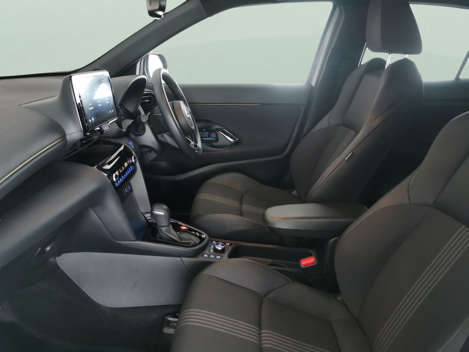 Used Toyota Yaris Cross 2022 for sale - 77393703: Photo 4