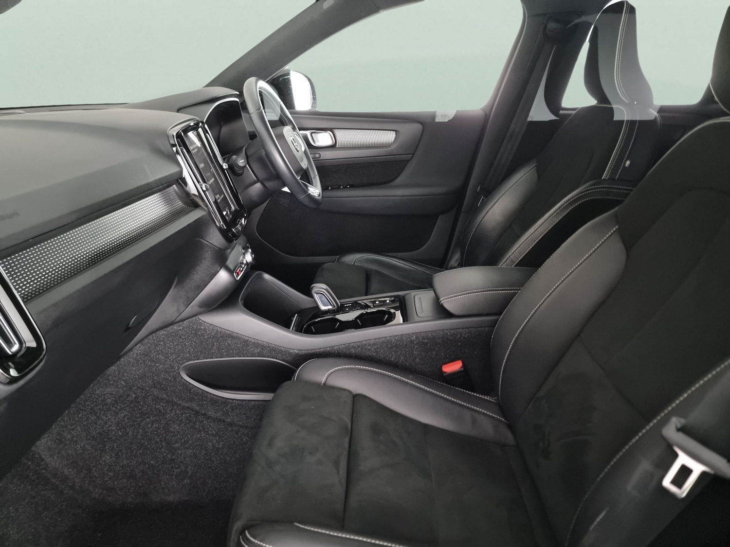 Used Volvo XC40 2020 for sale - 76240895: Photo 4