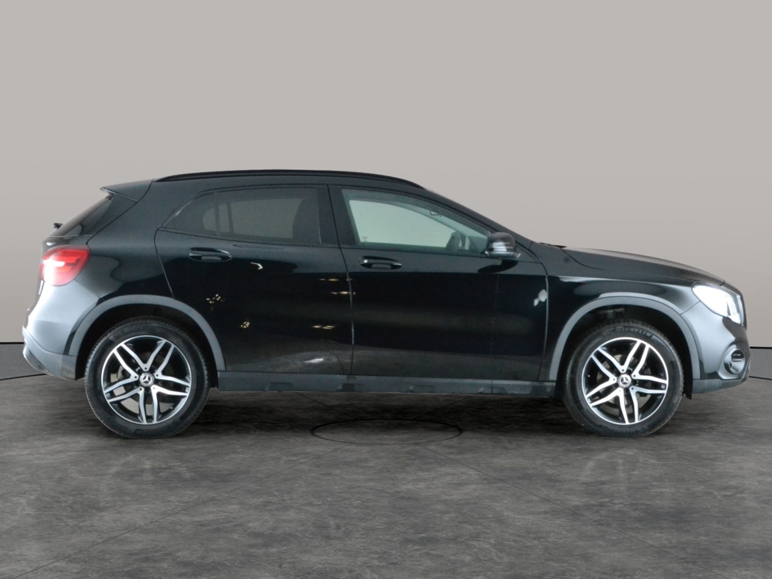 Used Mercedes-Benz GLA 2019 for sale - 77316216: Photo 9