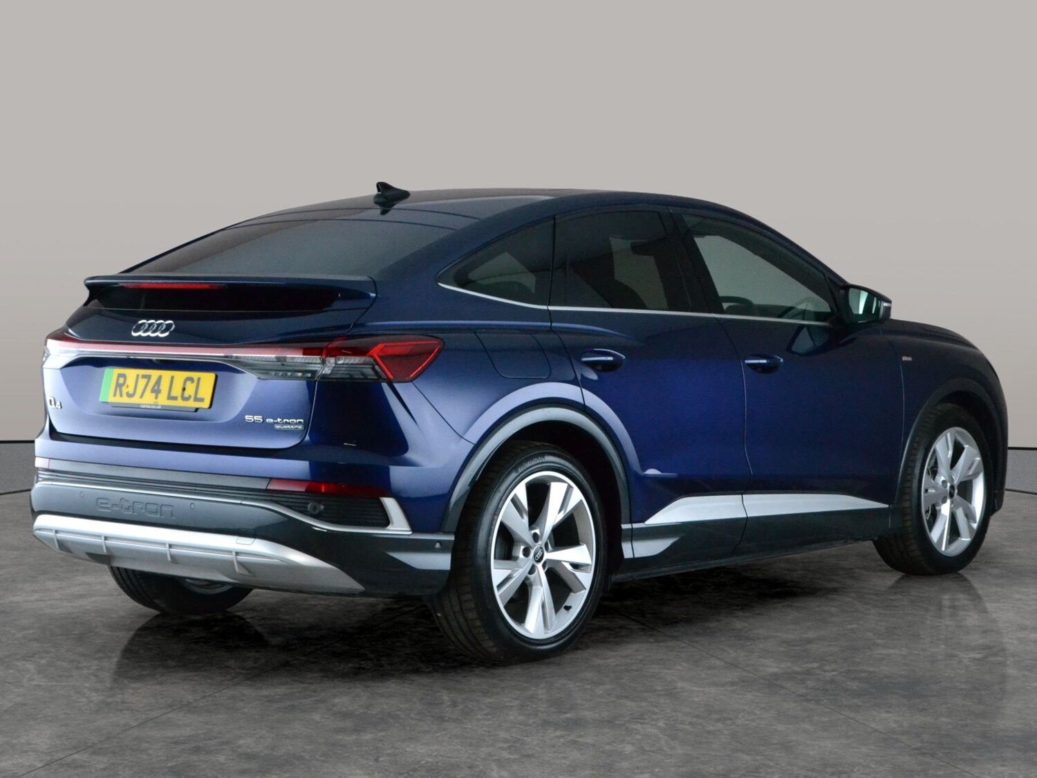 Used Audi Q4 e-tron 2024 for sale - 78137439: Photo 10