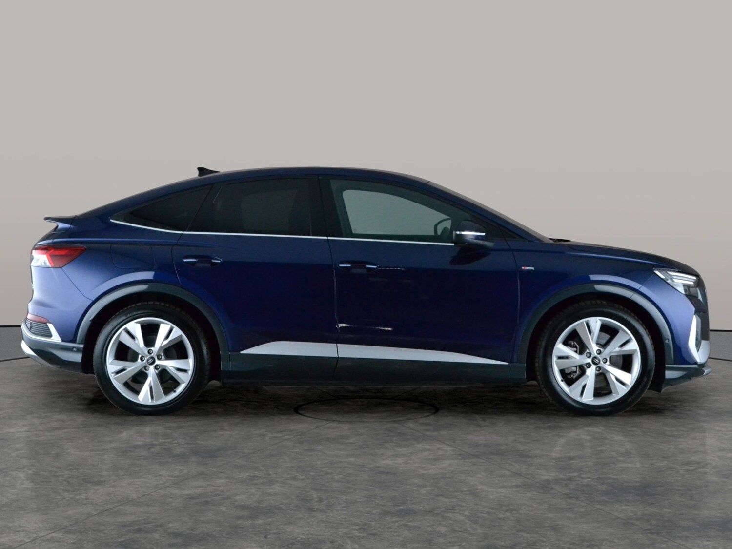 Used Audi Q4 e-tron 2024 for sale - 78137439: Photo 9