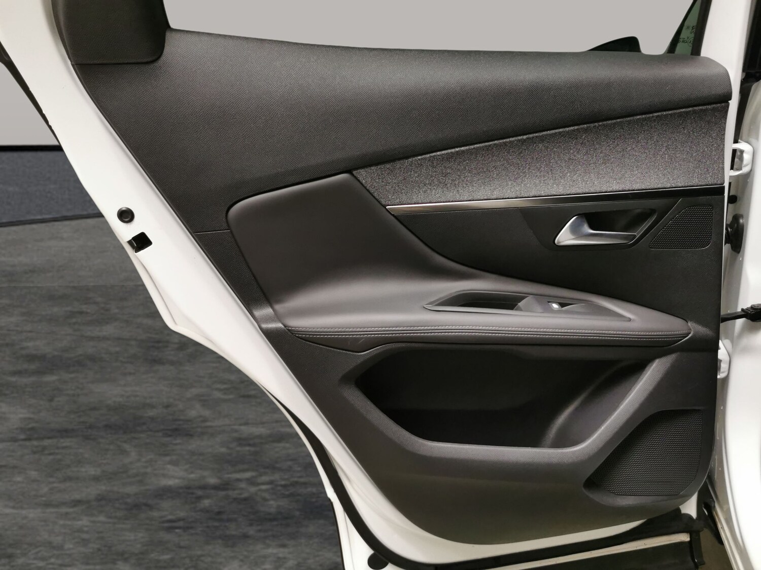 Used Peugeot 3008 2018 for sale - 77483158: Photo 27