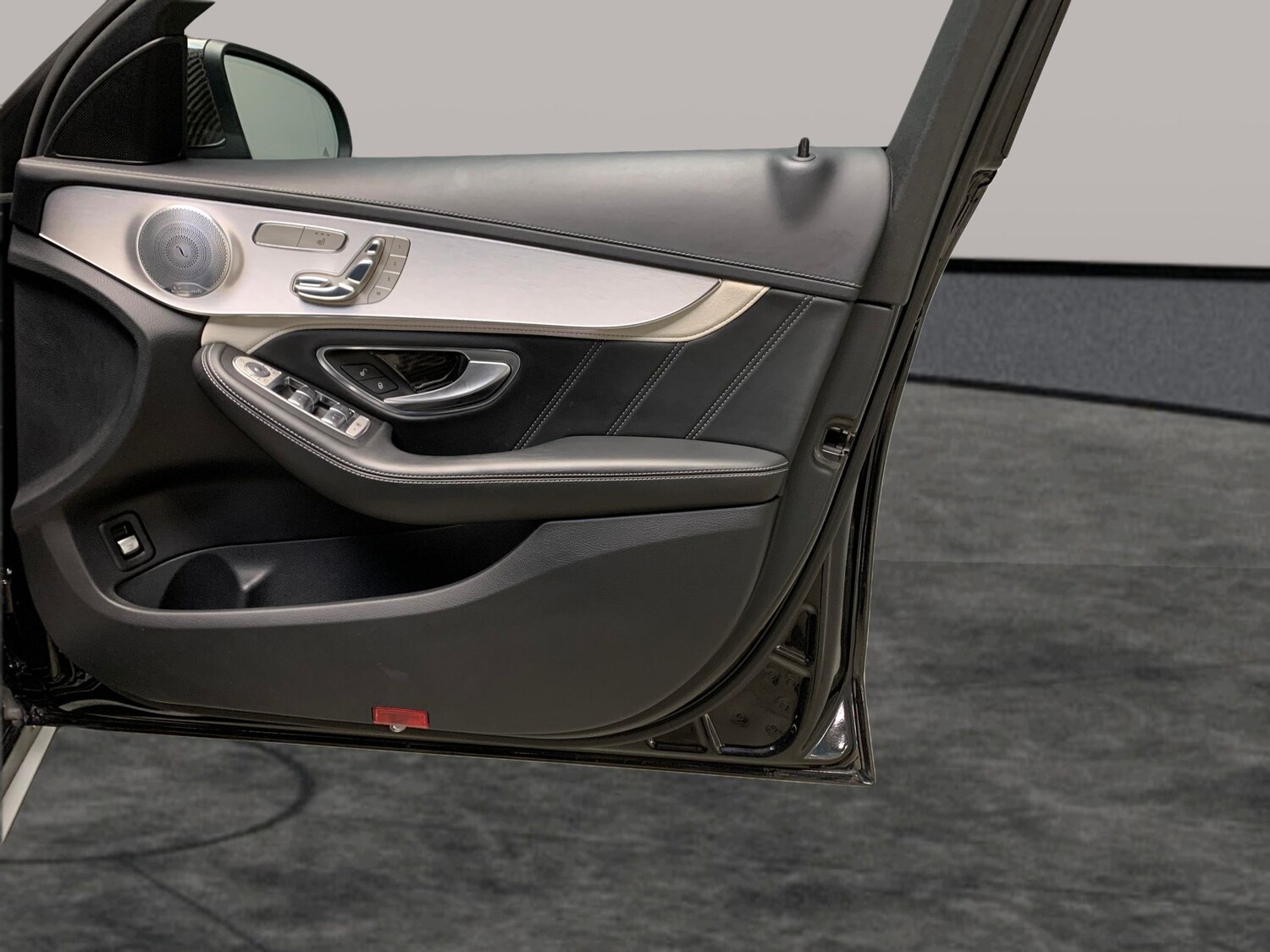 Used Mercedes-Benz C Class 2017 for sale - 77347346: Photo 40