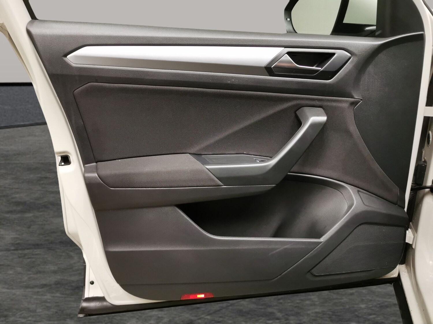 Used Volkswagen T-Roc 2023 for sale - 78042498: Photo 23