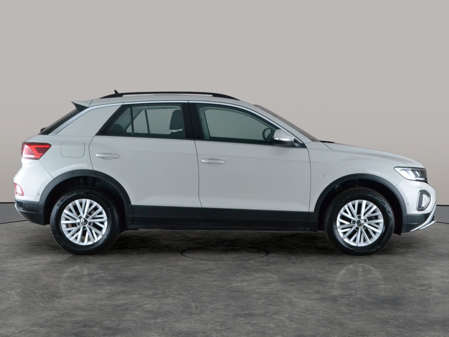 Used Volkswagen T-Roc 2023 for sale - 78042498: Photo 8