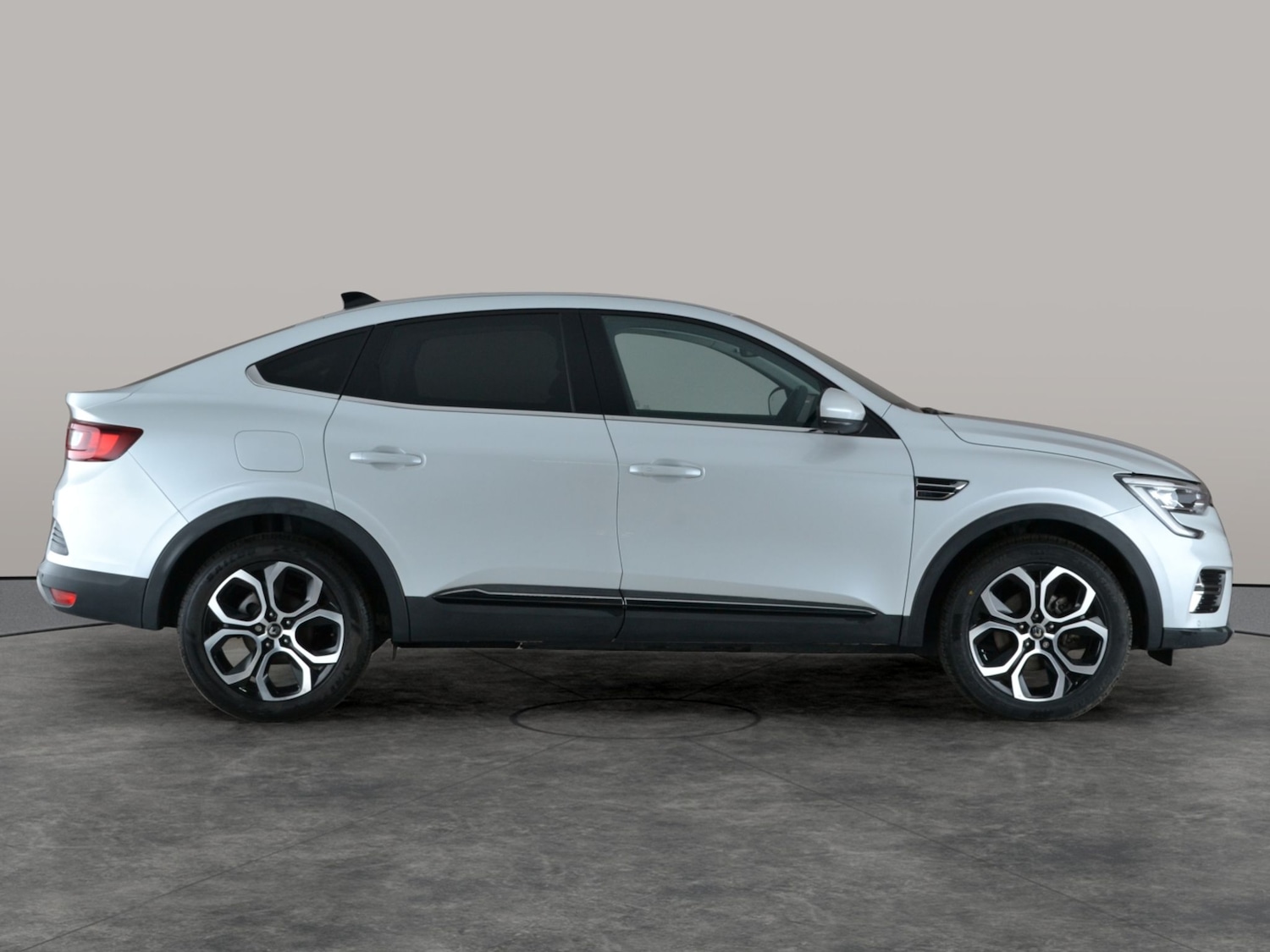 Used Renault Arkana 2022 for sale - 76971750: Photo 9