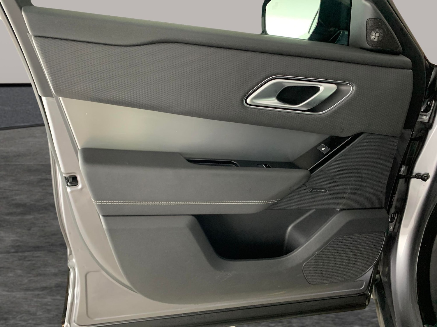 Used Land Rover Range Rover Velar 2022 for sale - 76935117: Photo 30