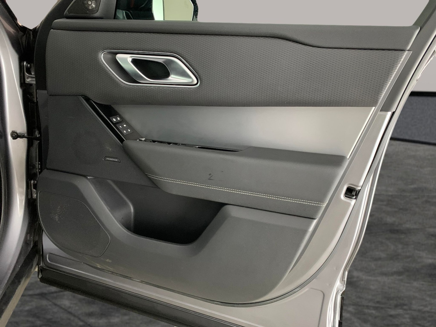 Used Land Rover Range Rover Velar 2022 for sale - 76935117: Photo 33