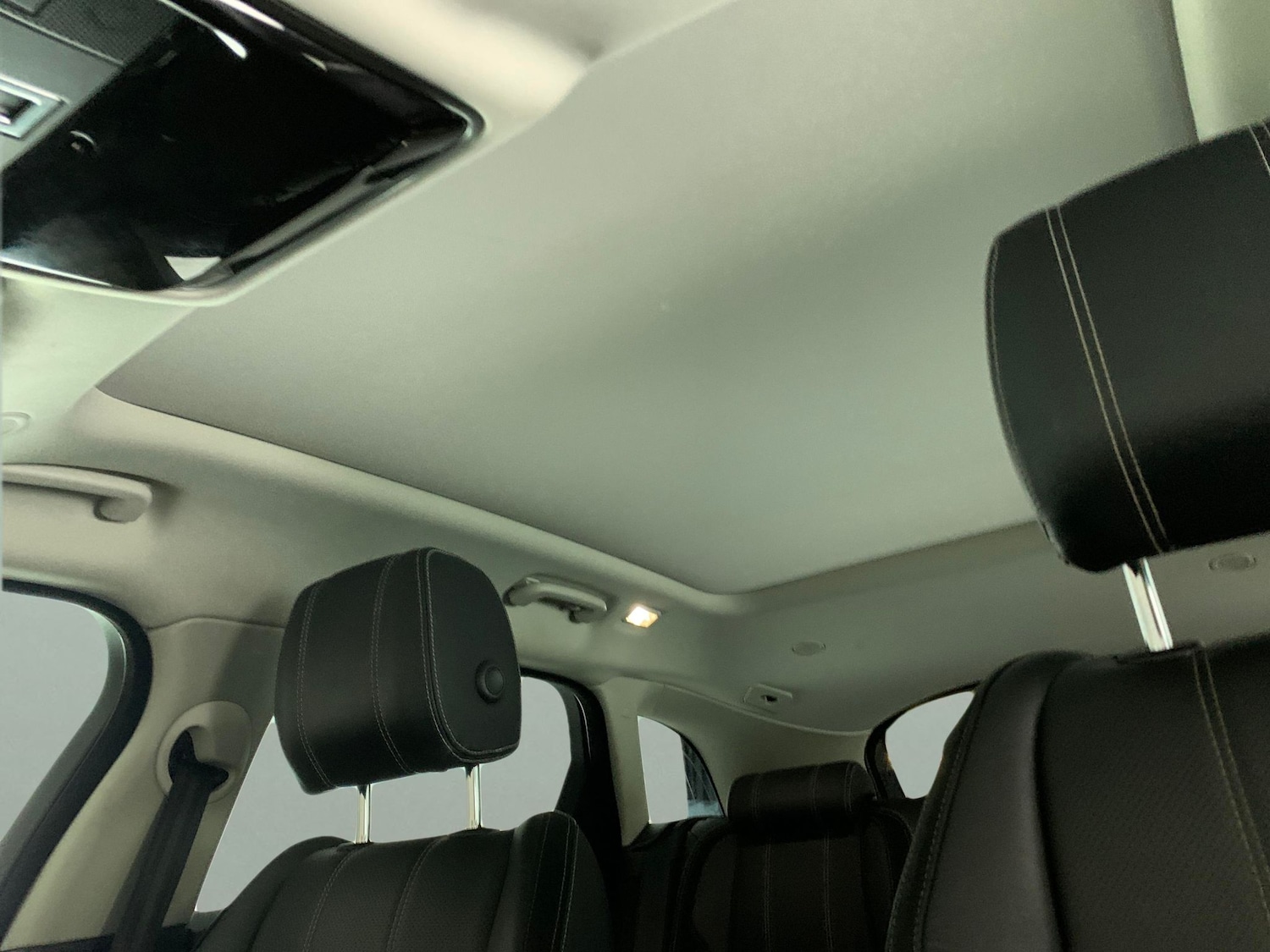 Used Land Rover Range Rover Velar 2022 for sale - 76935117: Photo 5