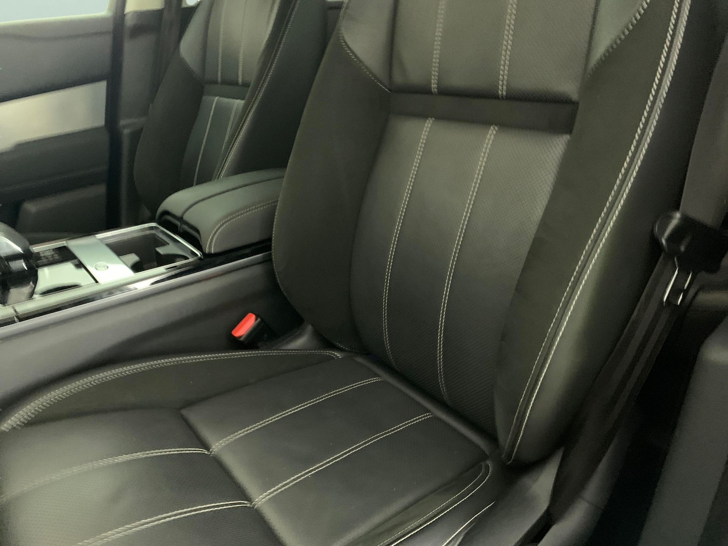 Used Land Rover Range Rover Velar 2022 for sale - 76935117: Photo 7