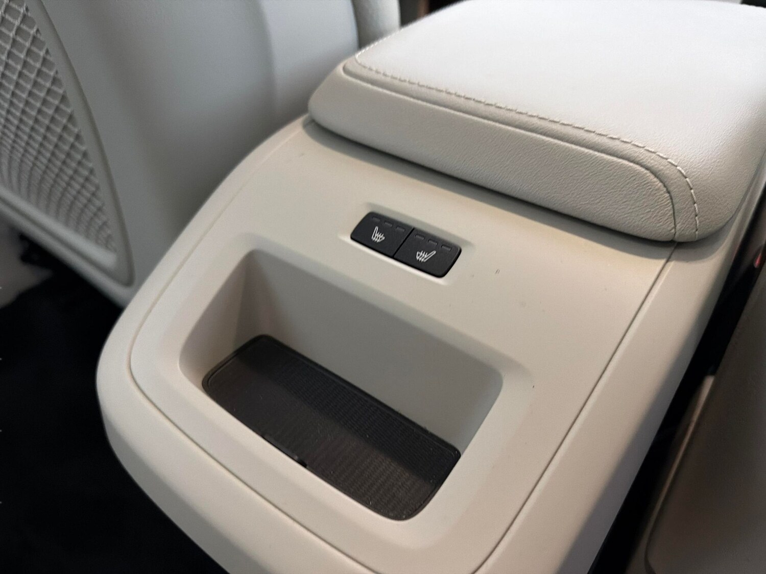 Used Volvo XC60 2022 for sale - 78149404: Photo 15