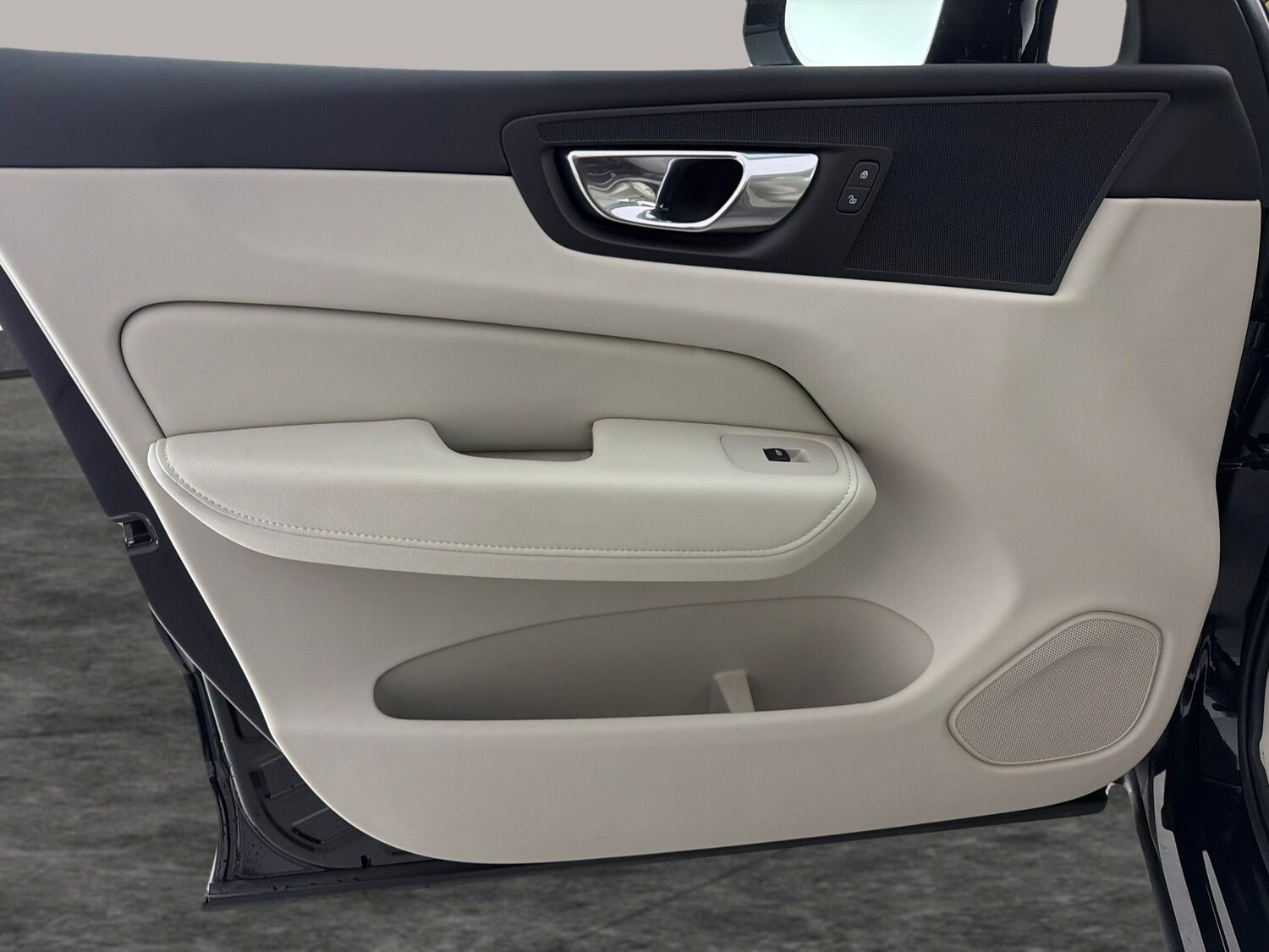 Used Volvo XC60 2022 for sale - 78149404: Photo 28