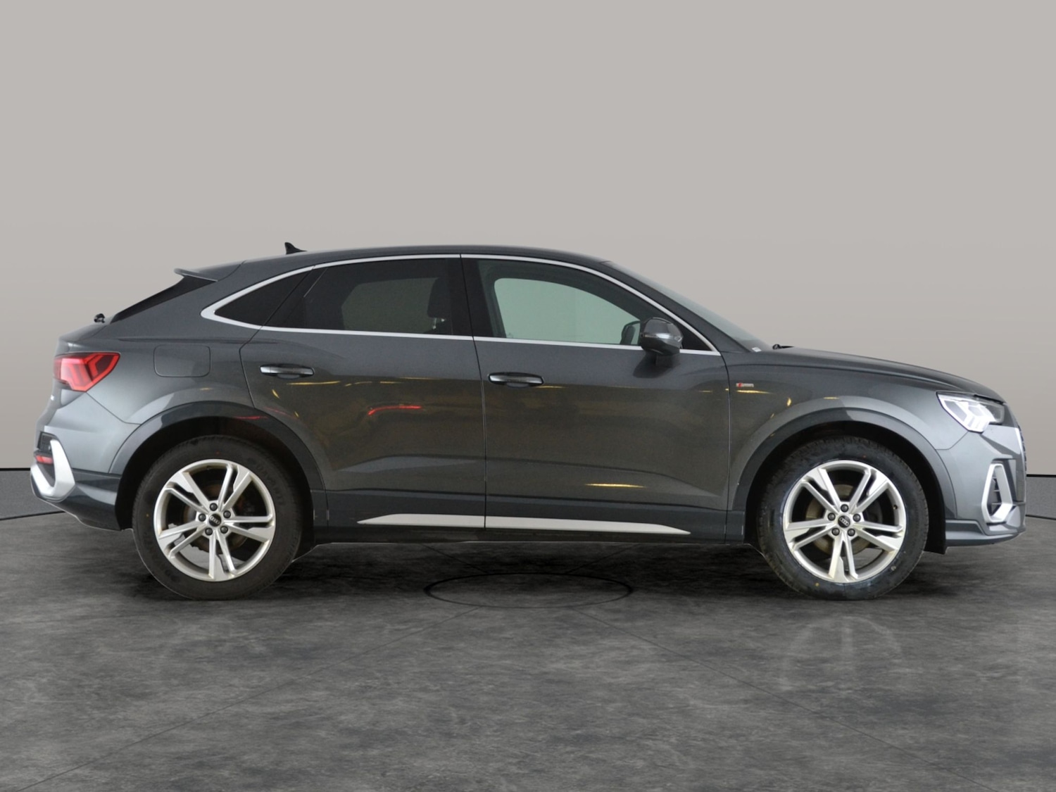 Used Audi Q3 2022 for sale - 77581759: Photo 11