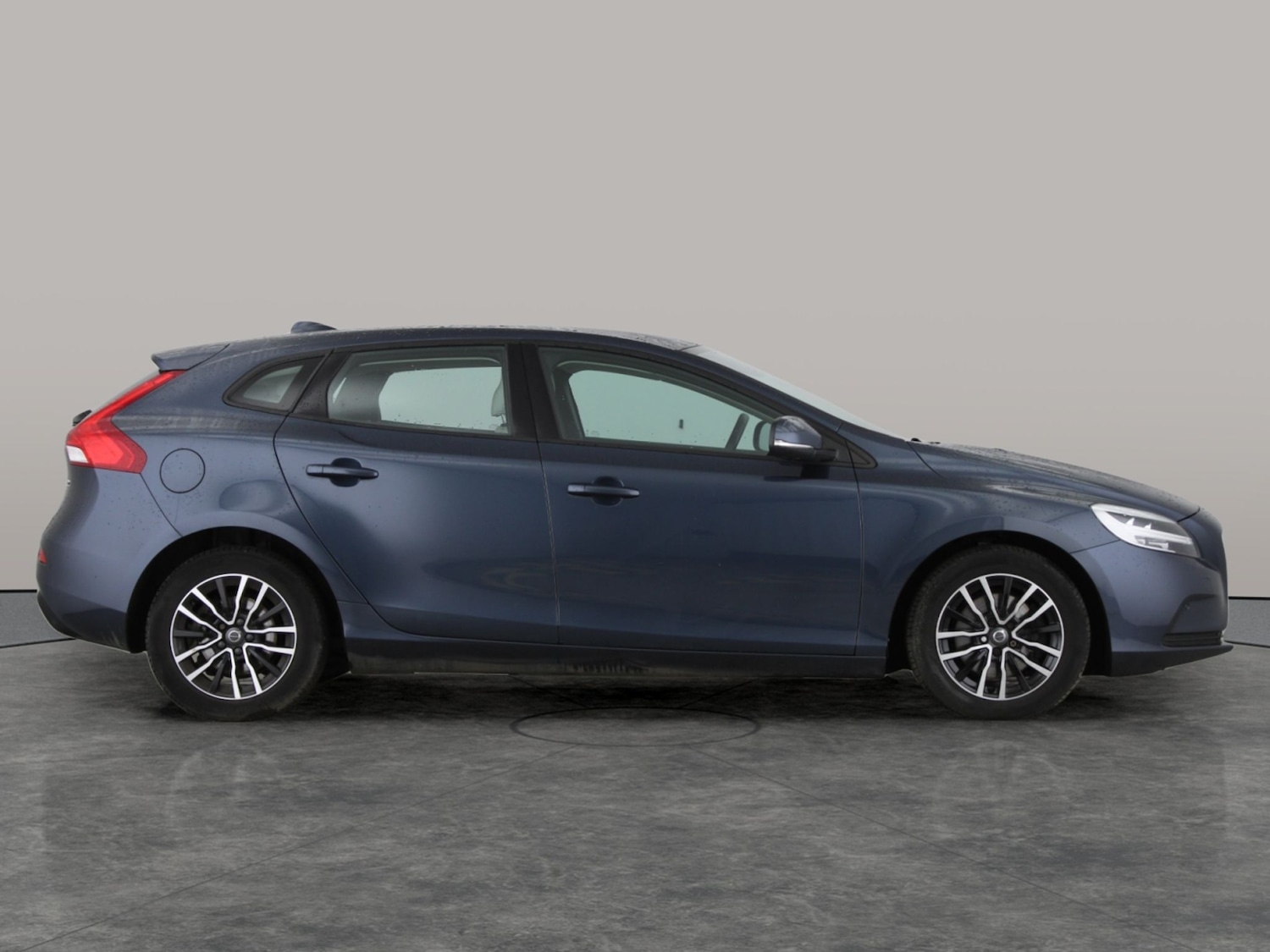 Used Volvo V40 2019 for sale - 77274543: Photo 9