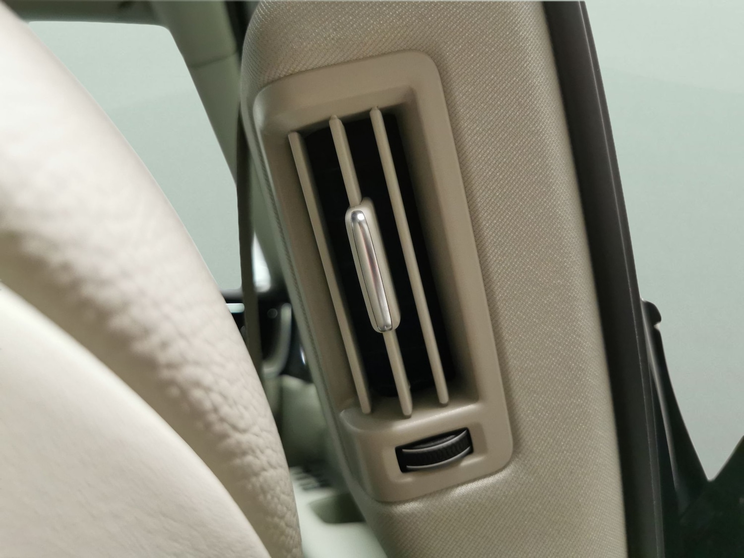 Used Volvo XC60 2023 for sale - 77392486: Photo 15