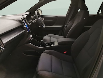 Used Volvo XC40 2023 for sale - 78690123: Photo