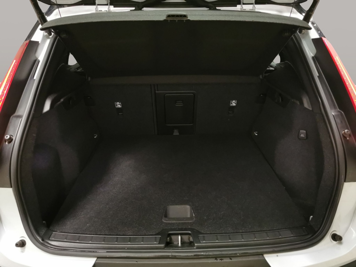 Used Volvo XC40 2022 for sale - 78150812: Photo 29