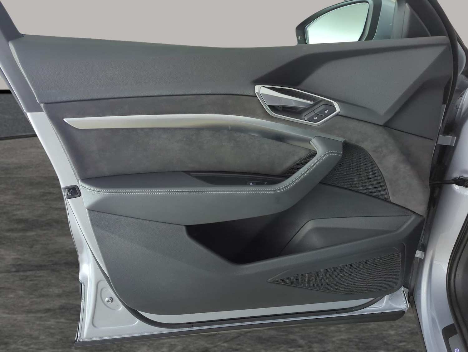 Used Audi e-tron 2023 for sale - 77333543: Photo 34