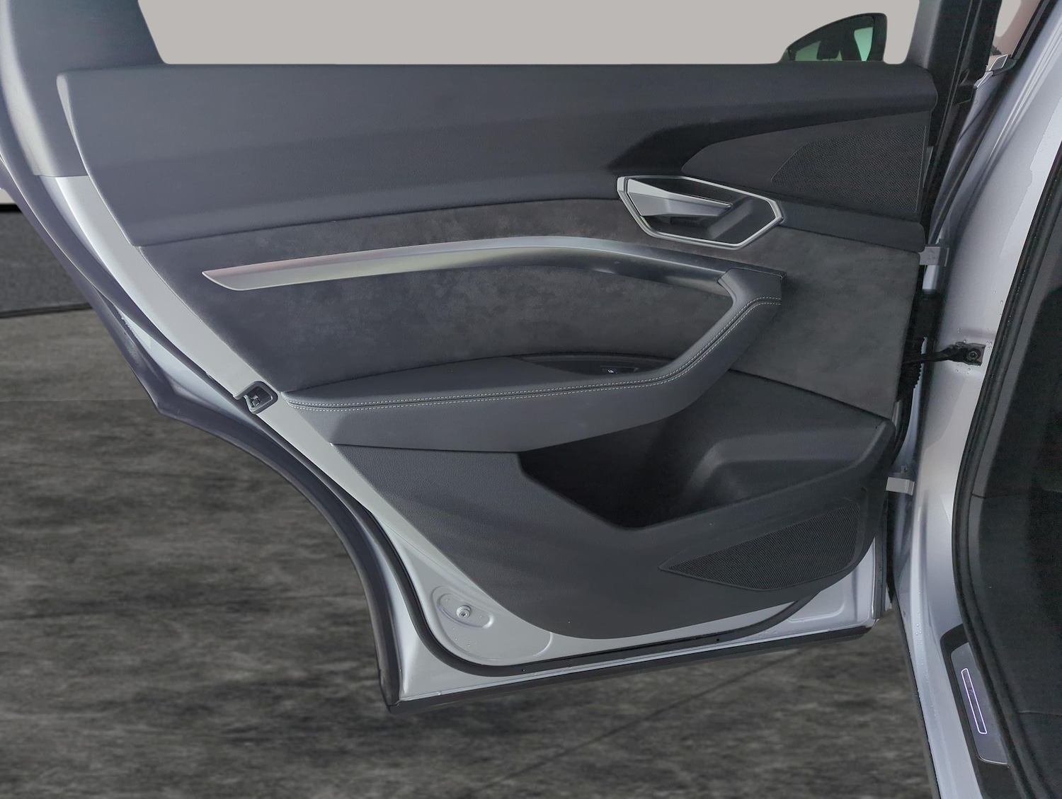 Used Audi e-tron 2023 for sale - 77333543: Photo 35