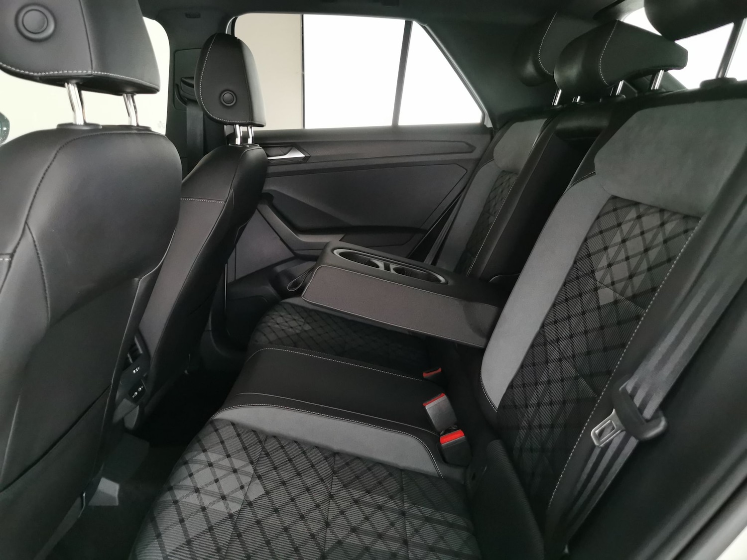 Used Volkswagen T-Roc 2023 for sale - 77558281: Photo 23