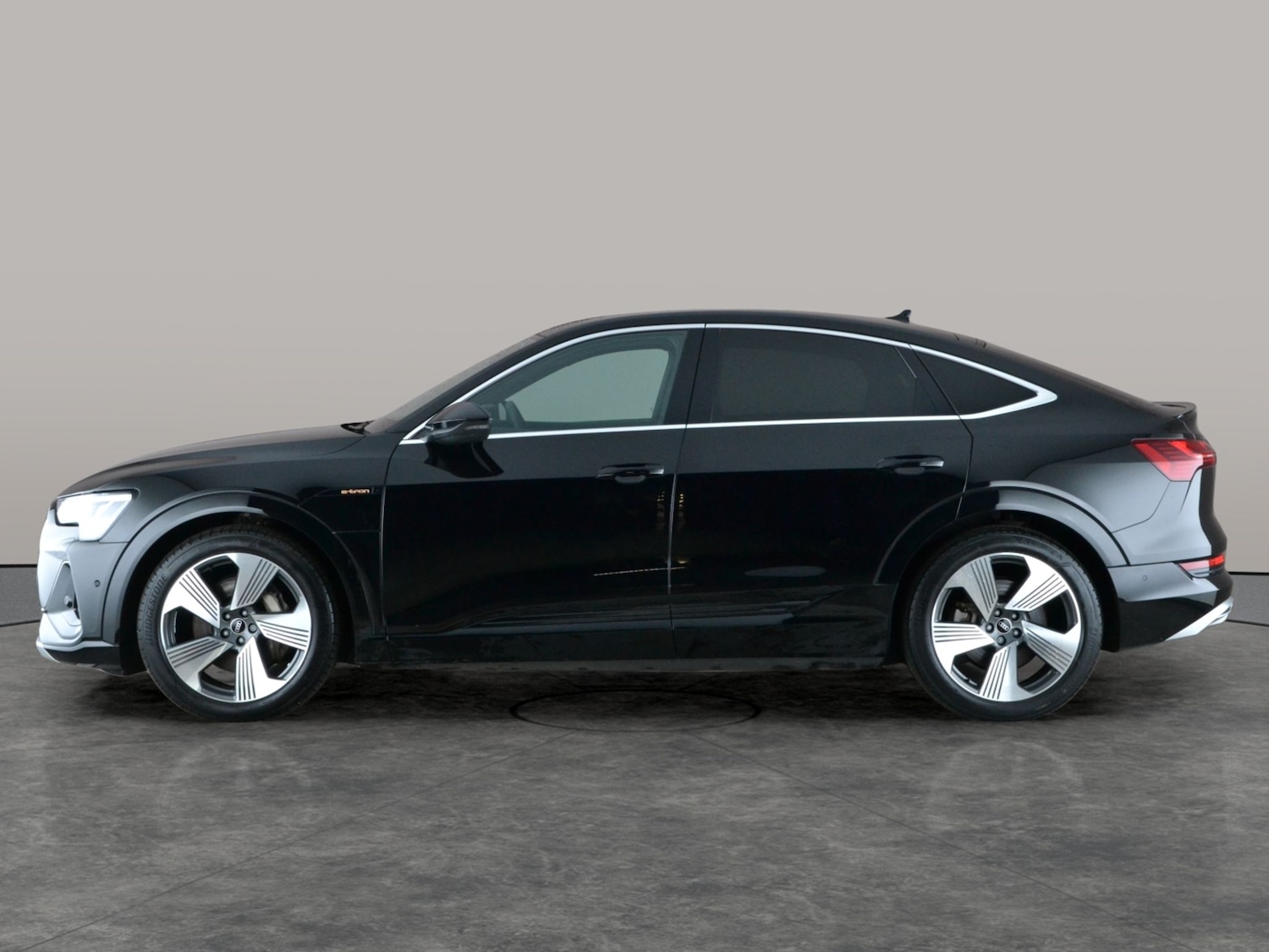 Used Audi e-tron 2023 for sale - 77312626: Photo 13