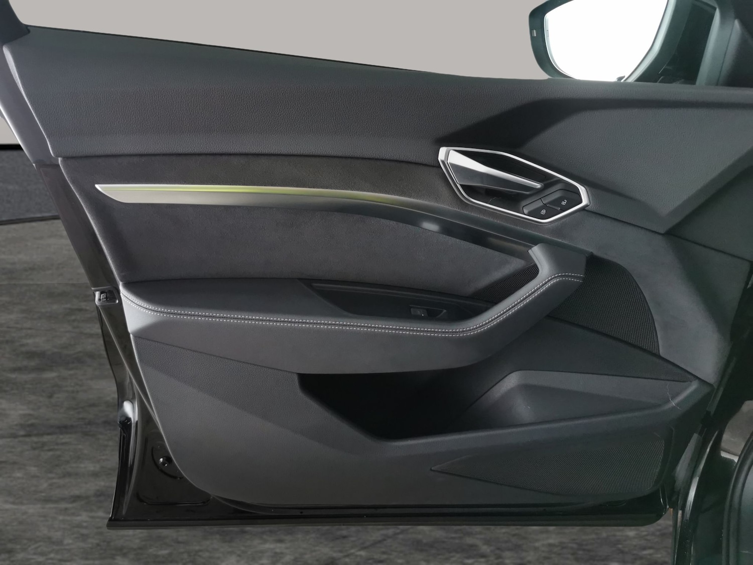 Used Audi e-tron 2023 for sale - 77312626: Photo 27