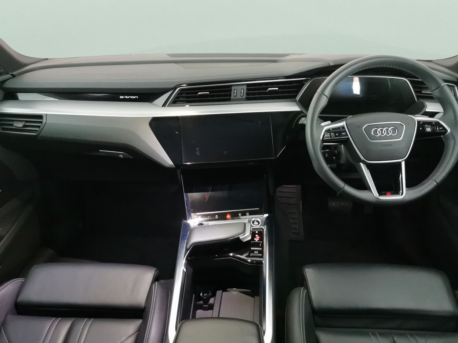 Used Audi e-tron 2023 for sale - 77312626: Photo 7