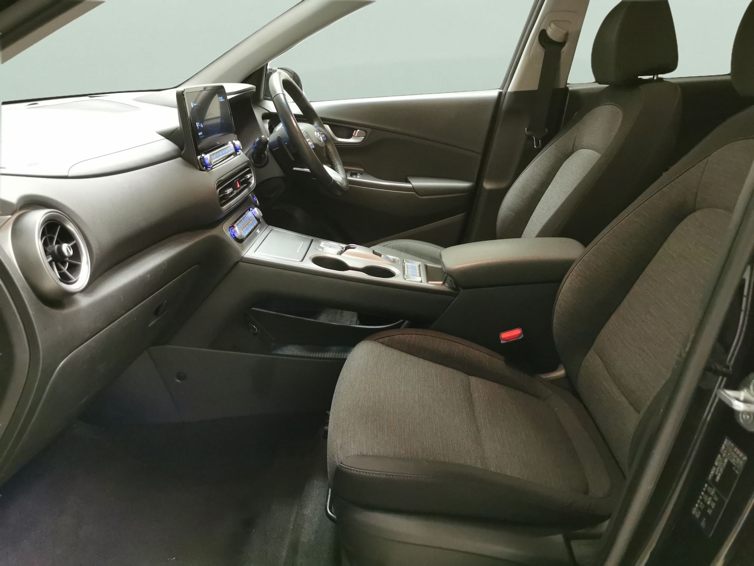 Used Hyundai KONA 2021 for sale - 77393763: Photo 4