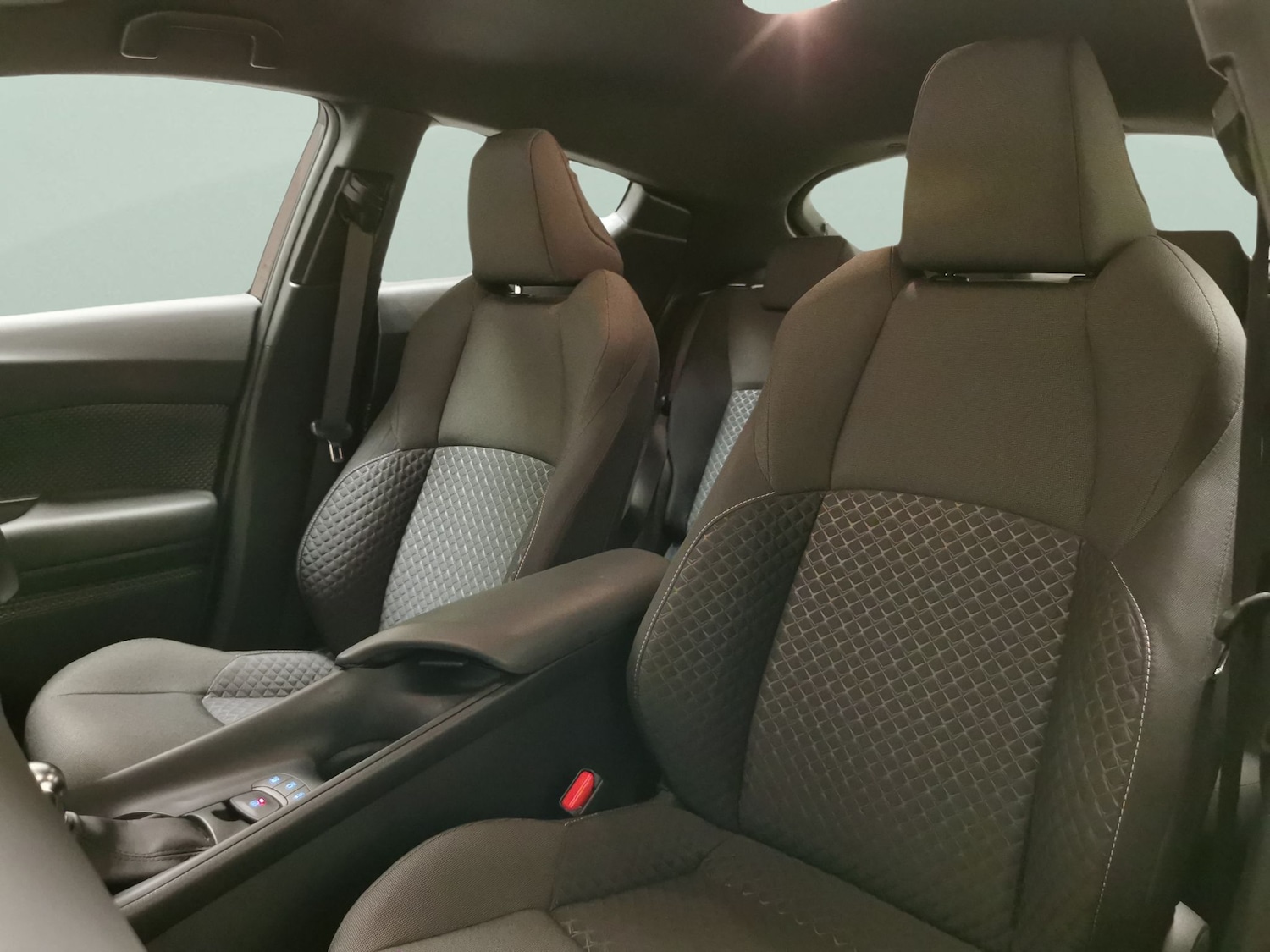 Used Toyota C-HR 2023 for sale - 76525983: Photo 15