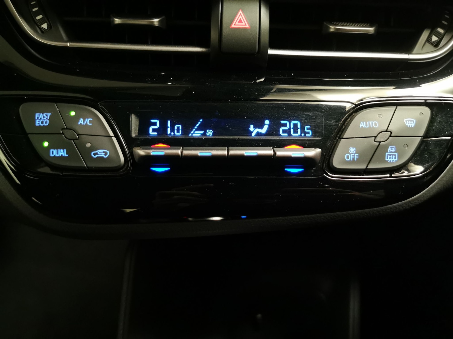 Used Toyota C-HR 2023 for sale - 76525983: Photo 17