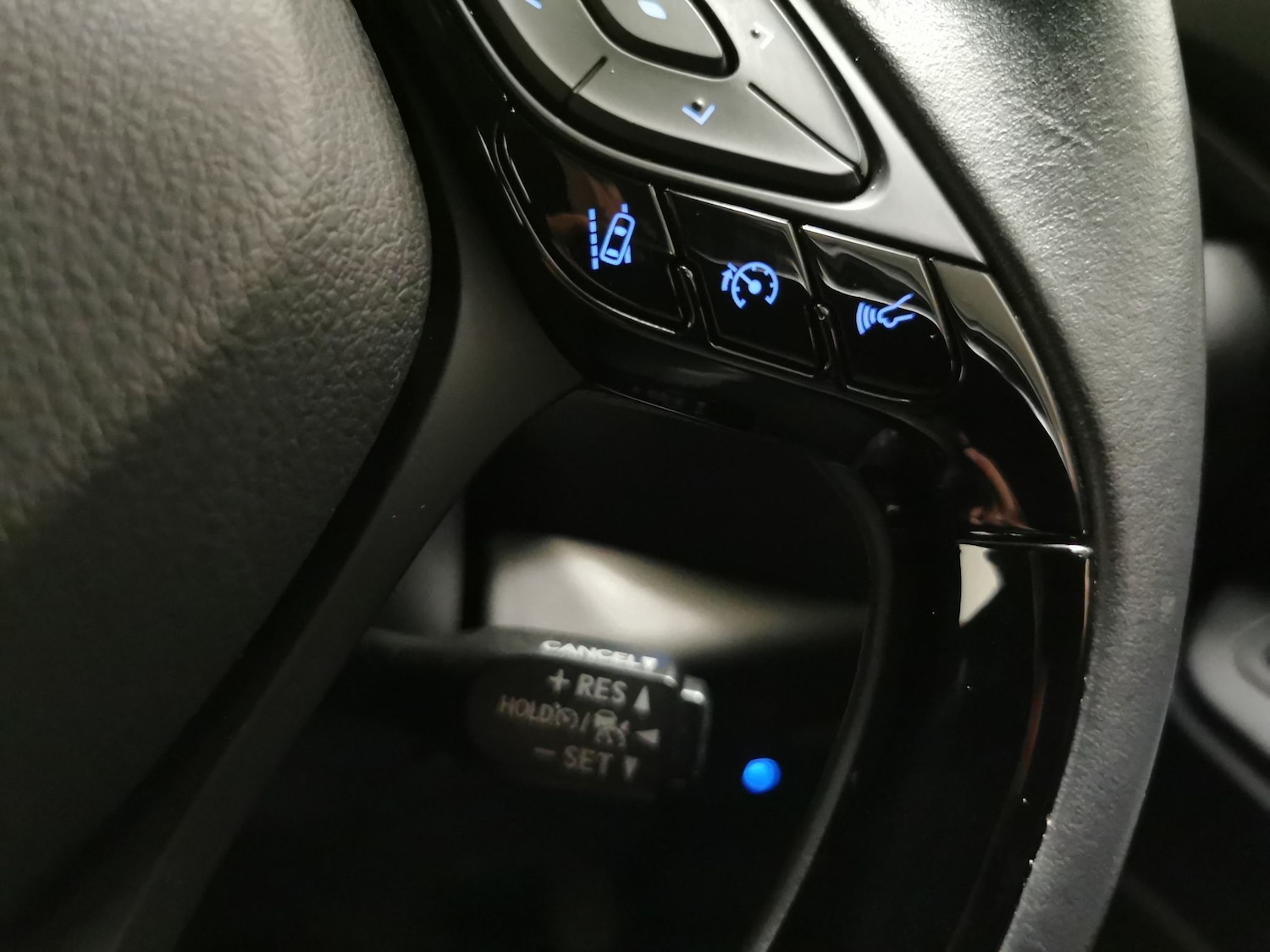 Used Toyota C-HR 2023 for sale - 76525983: Photo 18