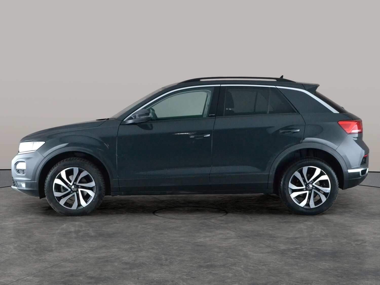 Used Volkswagen T-Roc for sale - 77715942: Photo 12