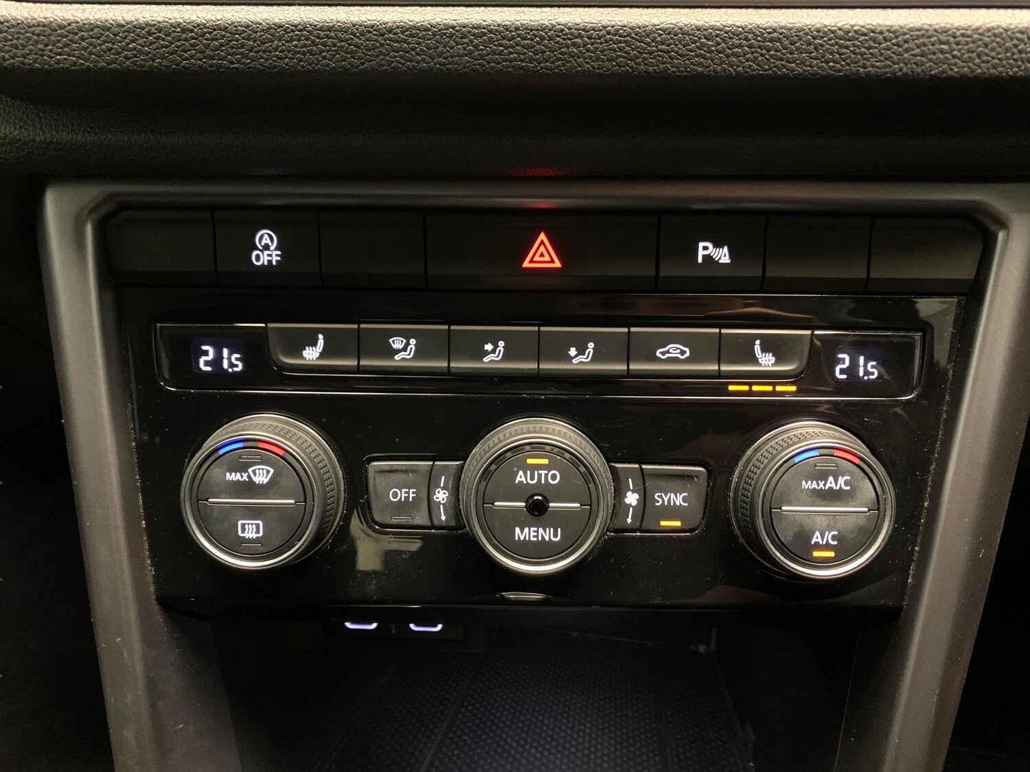 Used Volkswagen T-Roc for sale - 77715942: Photo 17