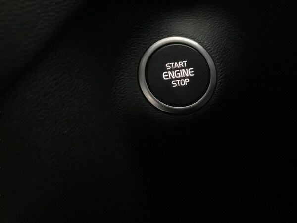 Used Volvo XC40 2023 for sale - 76266289: Photo 28