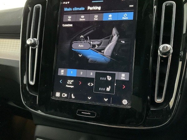 Used Volvo XC40 2023 for sale - 76266289: Photo 29