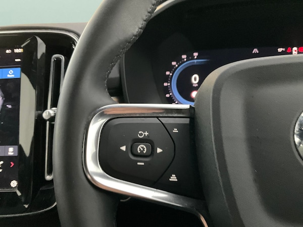 Used Volvo XC40 2023 for sale - 76266289: Photo 31