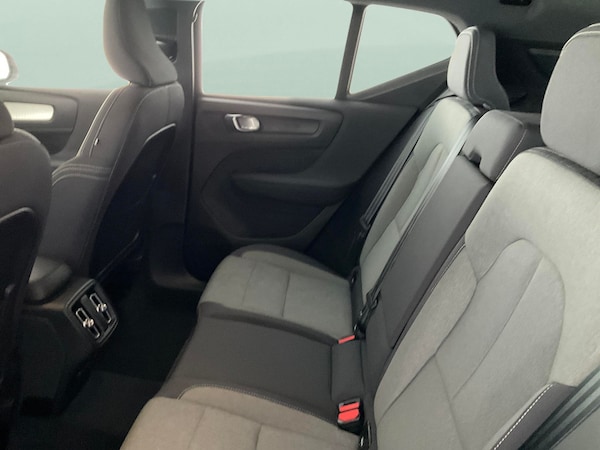Used Volvo XC40 2023 for sale - 76266289: Photo 39