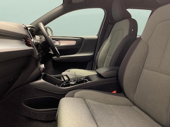 Used Volvo XC40 2023 for sale - 77443116: Photo