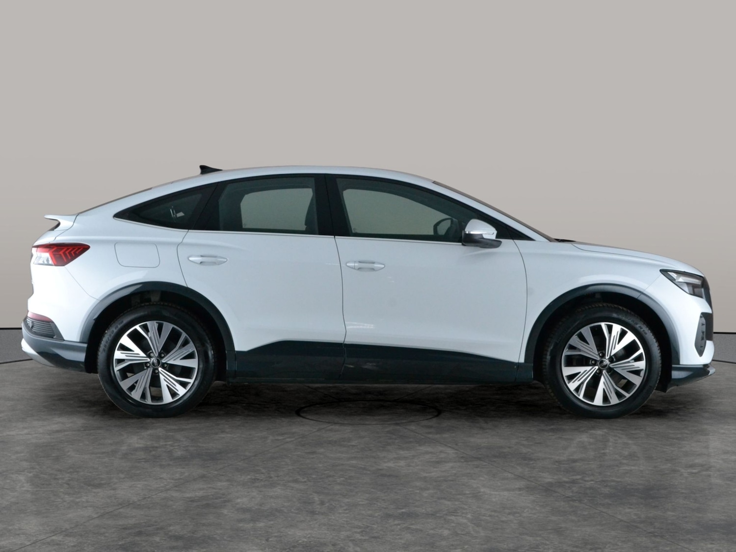 Used Audi Q4 e-tron 2023 for sale - 77563522: Photo 8