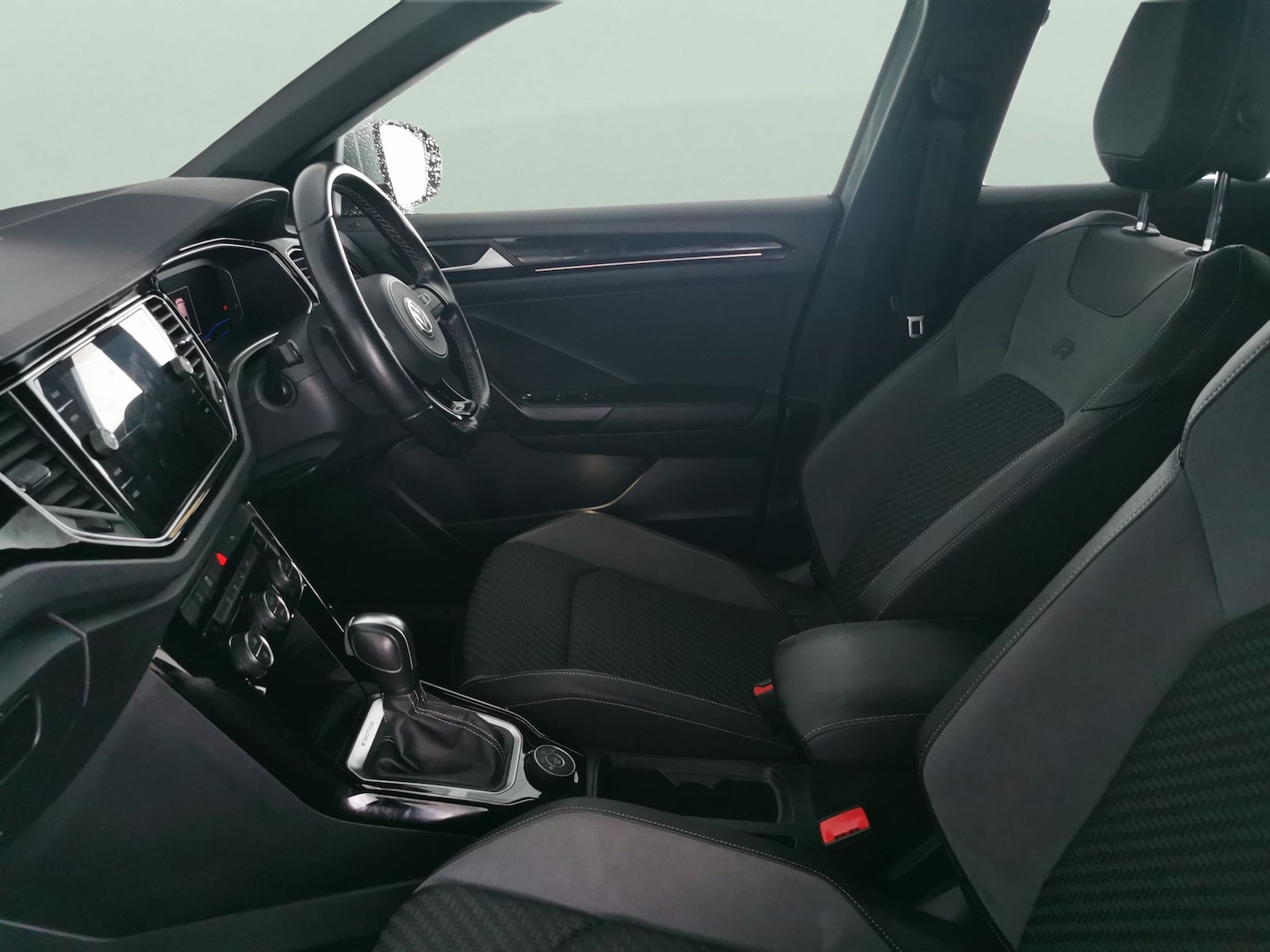 Used Volkswagen T-Roc 2019 for sale - 77619621: Photo 4