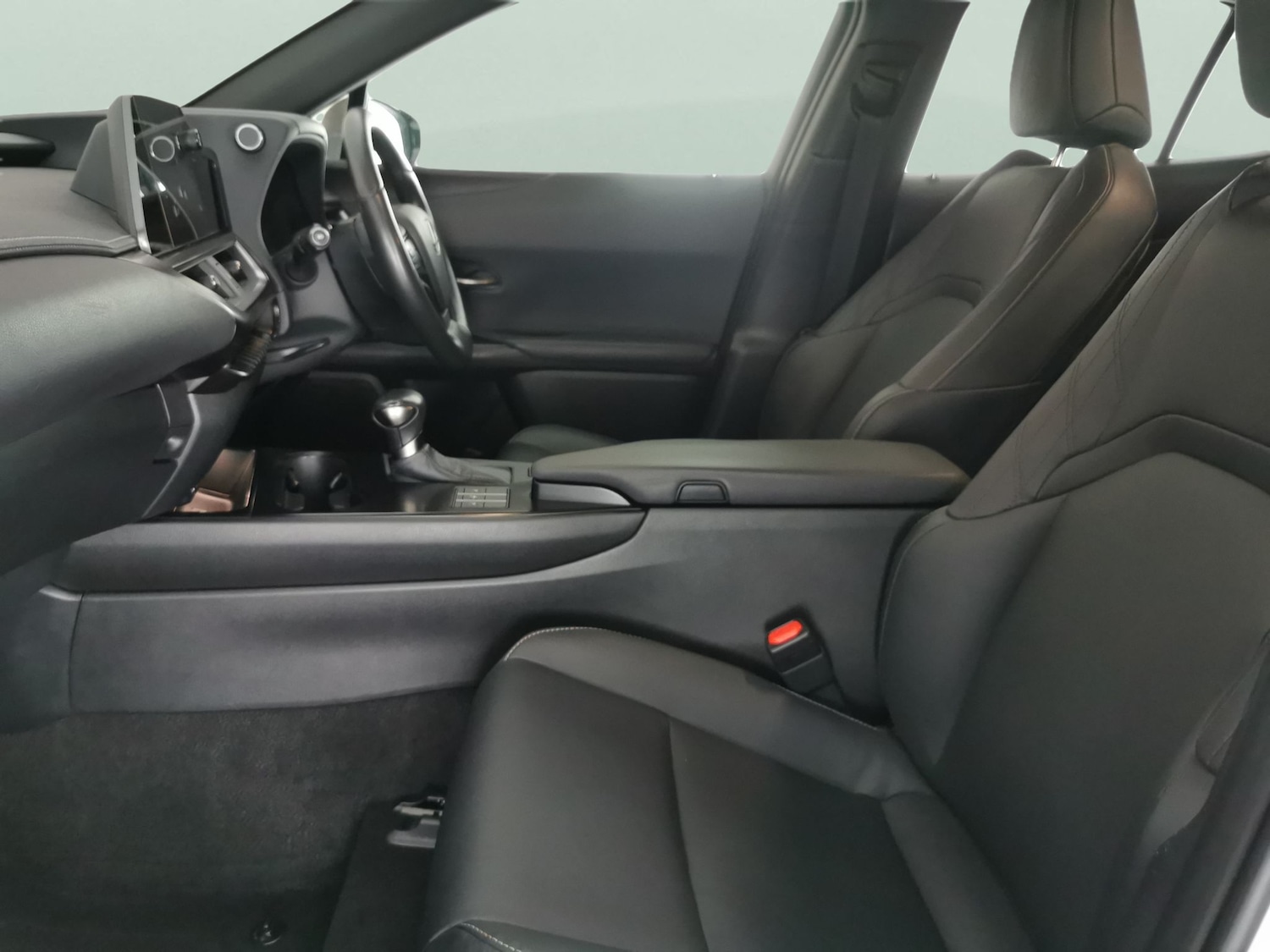 Used Lexus UX 2023 for sale - 77116511: Photo 4