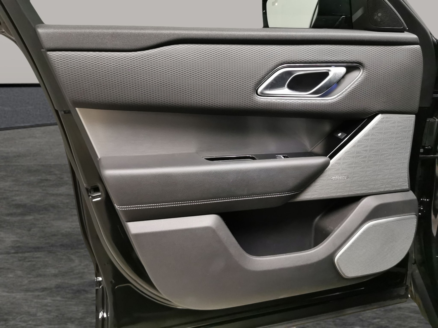 Used Land Rover Range Rover Velar 2021 for sale - 76738424: Photo 27