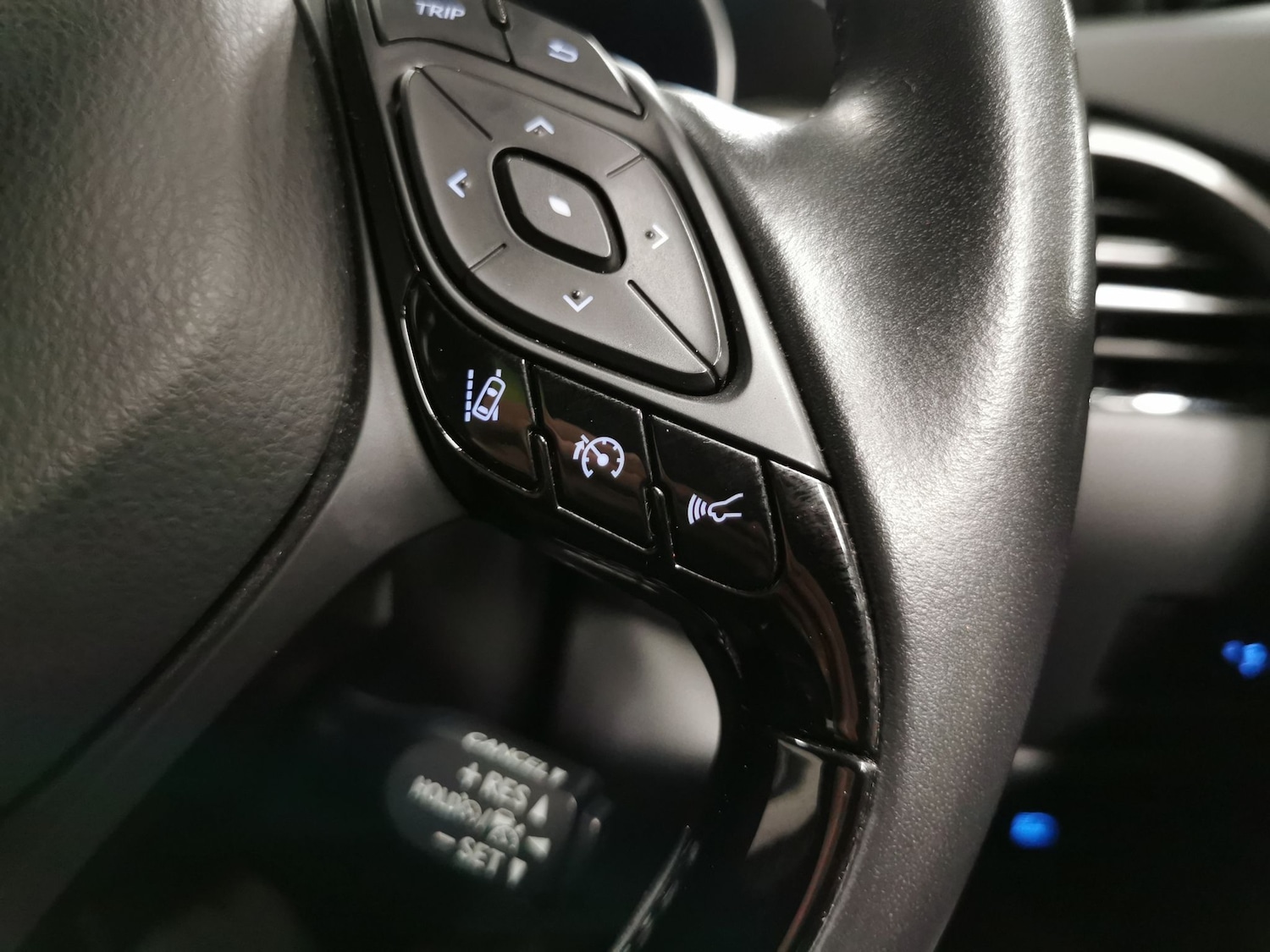 Used Toyota C-HR 2020 for sale - 76339492: Photo 24