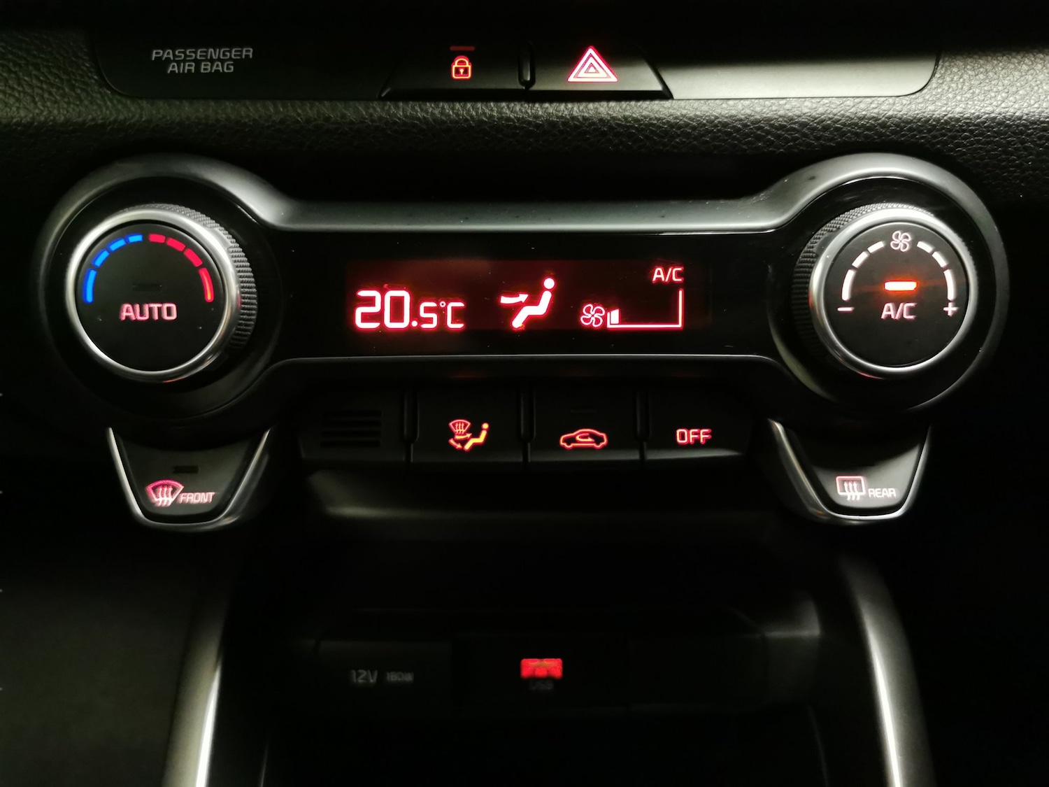 Used Kia Stonic 2023 for sale - 77951071: Photo 18