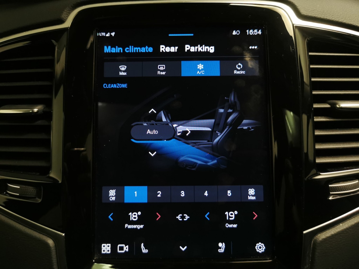 Used Volvo XC90 2023 for sale - 77219196: Photo 10