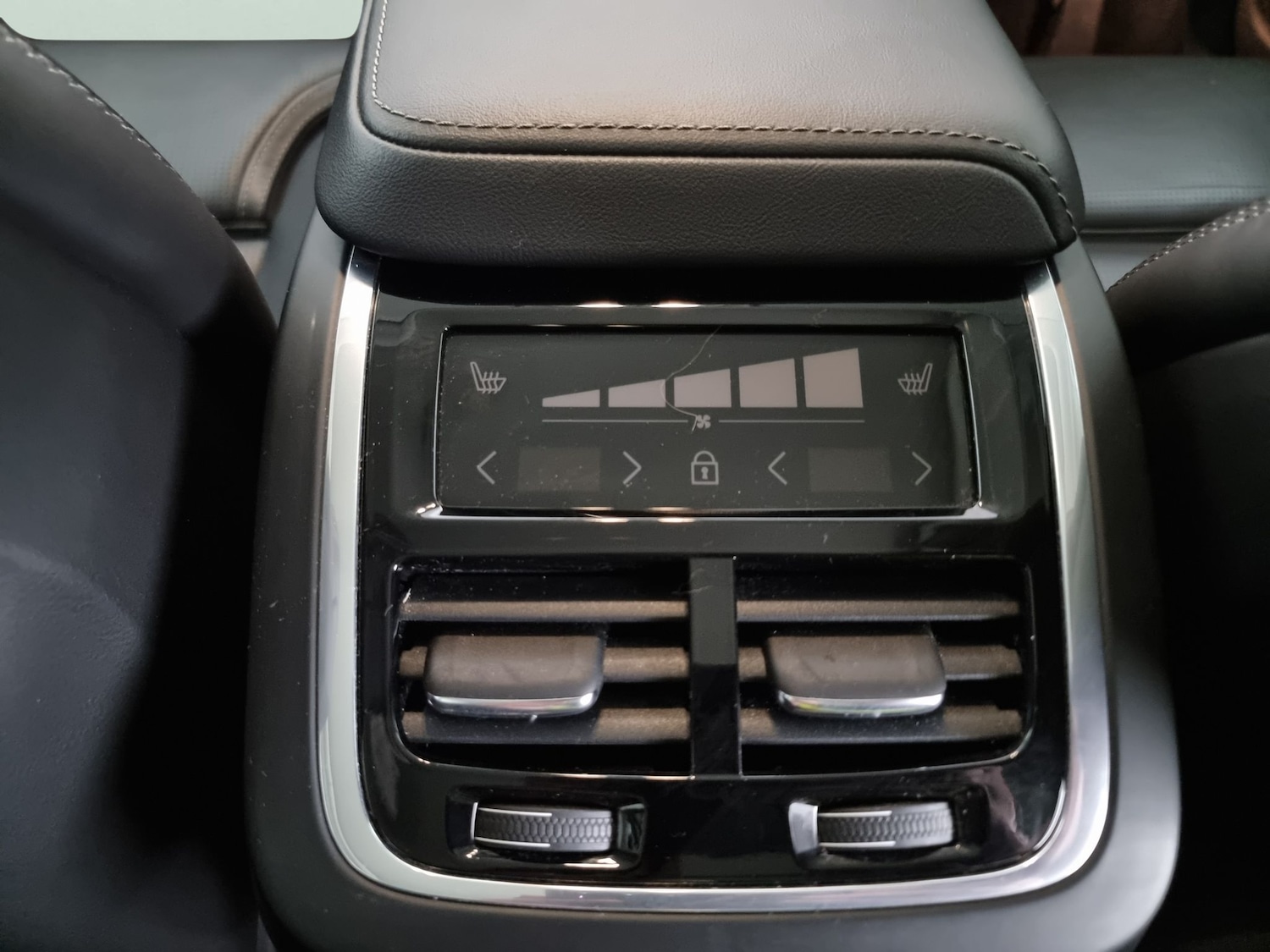 Used Volvo XC60 2022 for sale - 76531878: Photo 24