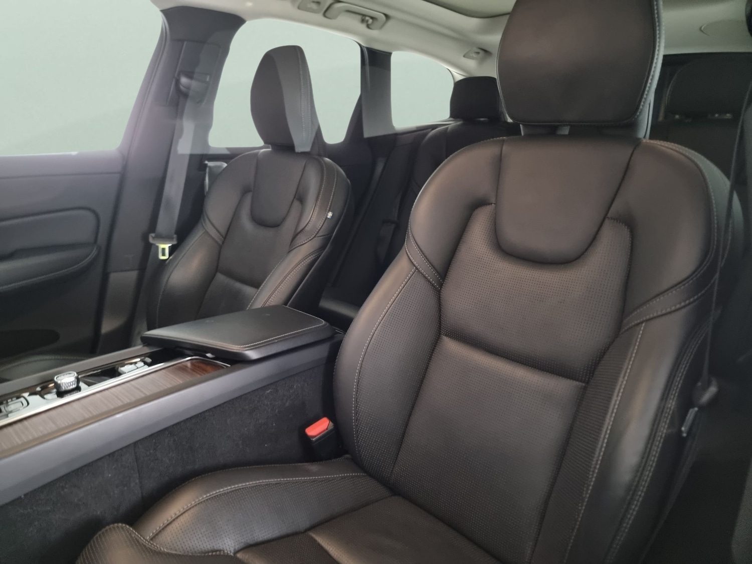 Used Volvo XC60 2022 for sale - 76531878: Photo 8