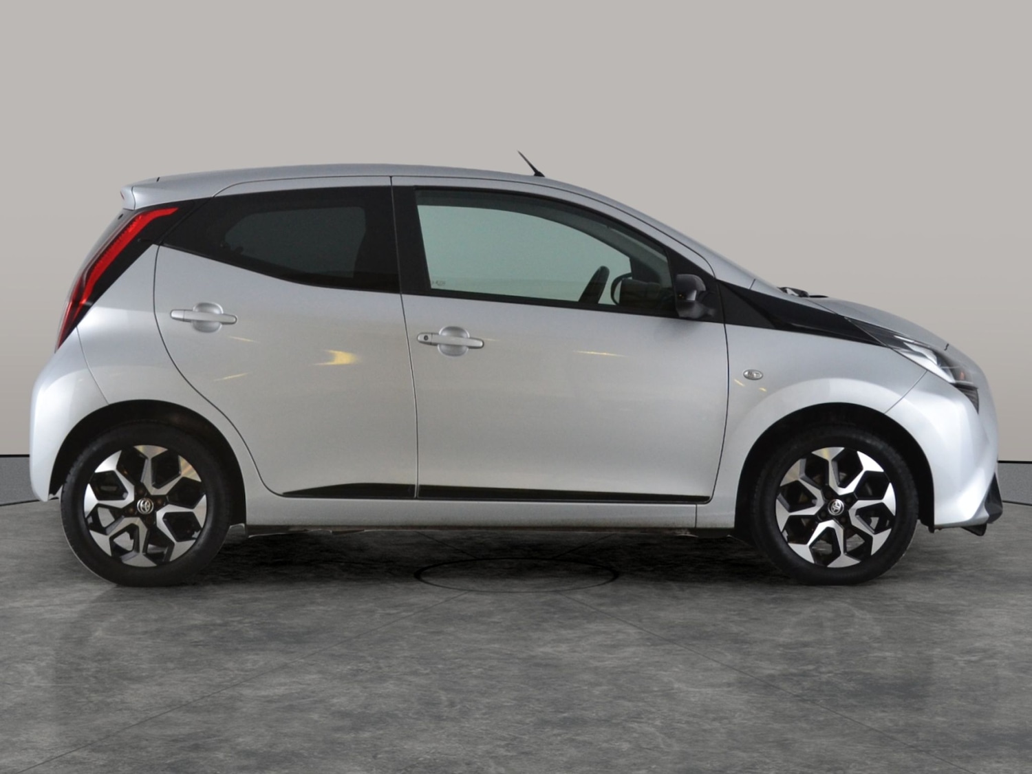 Used Toyota AYGO 2019 for sale - 77778912: Photo 11
