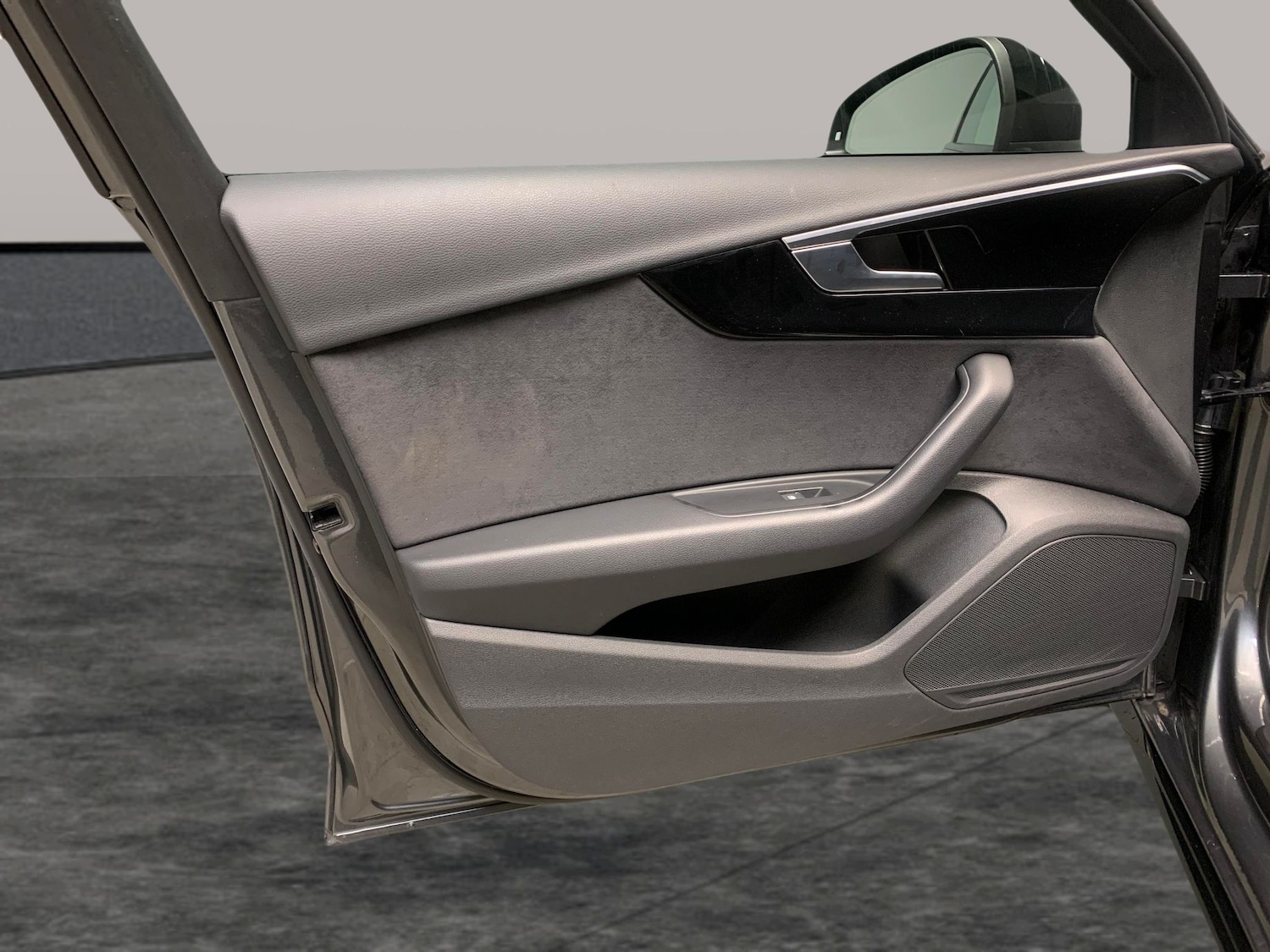 Used Audi A4 Avant 2023 for sale - 76773868: Photo 27